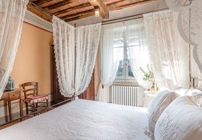 Villa em Lucca - Romantic Farmhouse with Oversize Panoramic Pool Villa em Lucca - Romantic Farmhouse with Oversize Panoramic Pool