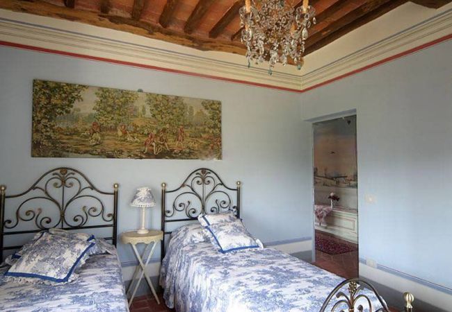 Villa em Lucca - Romantic Farmhouse with Oversize Panoramic Pool Villa em Lucca - Romantic Farmhouse with Oversize Panoramic Pool