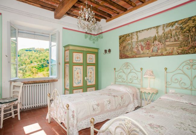 Villa em Lucca - Romantic Farmhouse with Oversize Panoramic Pool Villa em Lucca - Romantic Farmhouse with Oversize Panoramic Pool