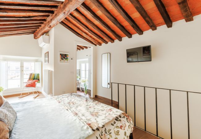 Apartamento em Lucca - Historic and Contemporary 3 Bedrooms inside Lucca Apartamento em Lucca - Historic and Contemporary 3 Bedrooms inside Lucca