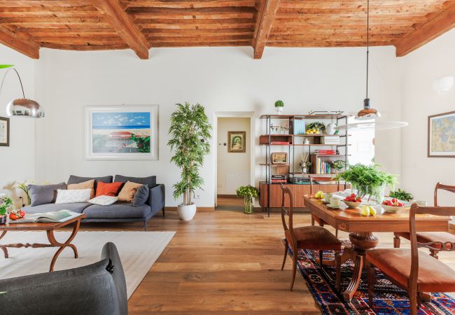 Apartamento em Lucca - Historic and Contemporary 3 Bedrooms inside Lucca Apartamento em Lucca - Historic and Contemporary 3 Bedrooms inside Lucca