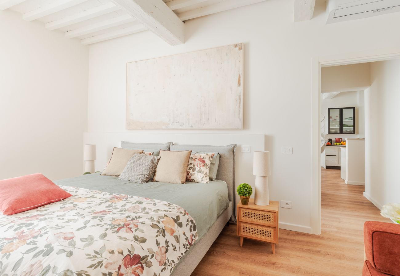 Apartamento em Lucca - 2 Bedrooms Apartment with Elevator in a Smart Location Apartamento em Lucca - 2 Bedrooms Apartment with Elevator in a Smart Location