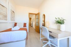 Apartamento em Madrid - Piso de dos dormitorios-Terraza y balcón en Madrid. Temporal