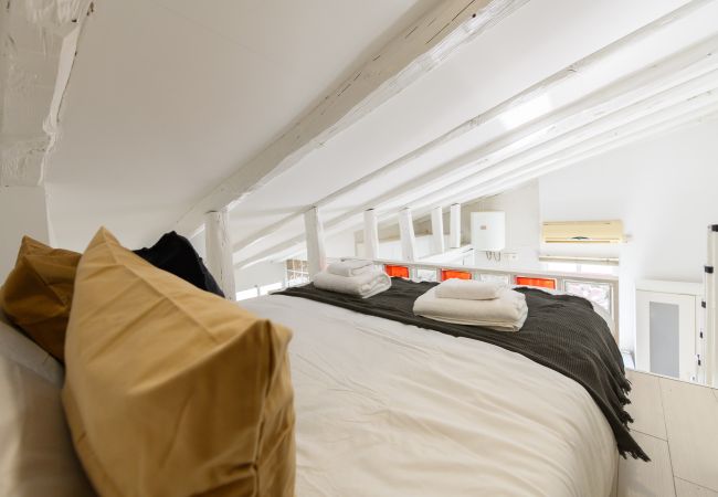 Apartamento em Madrid - Piso tipo loft de 1 dormitorio en el centro de Madrid. Temporal Apartamento em Madrid - Piso tipo loft de 1 dormitorio en el centro de Madrid. Temporal