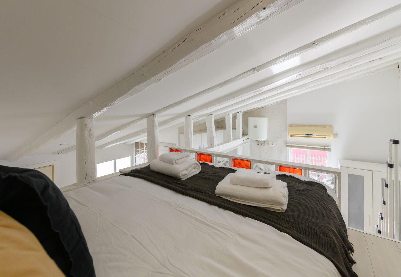 Apartamento em Madrid - Piso tipo loft de 1 dormitorio en el centro de Madrid. Temporal Apartamento em Madrid - Piso tipo loft de 1 dormitorio en el centro de Madrid. Temporal
