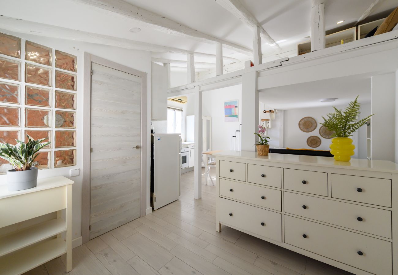Apartamento em Madrid - Piso tipo loft de 1 dormitorio en el centro de Madrid. Temporal Apartamento em Madrid - Piso tipo loft de 1 dormitorio en el centro de Madrid. Temporal