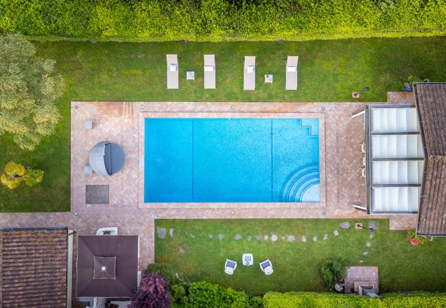 Villa em Marina di Pietrasanta - Modern Villa with Pool in Tonfano Marina di Pietrasanta