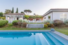 Villa em Lucca - The Secret Escape Villa: Contemporary Luxury in Lucca