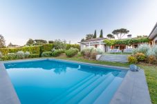 Villa em Lucca - The Secret Escape Villa: Contemporary Luxury in Lucca