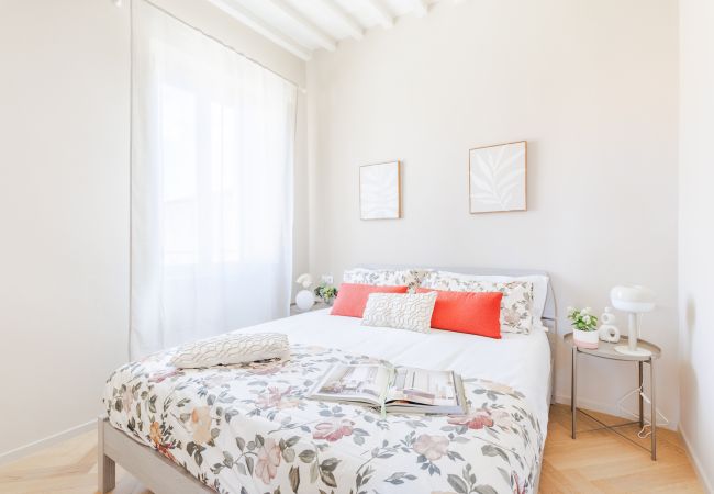 Apartamento em Lucca - The White Lotus Penthouse, Modern Flat with Elevator Apartamento em Lucca - The White Lotus Penthouse, Modern Flat with Elevator