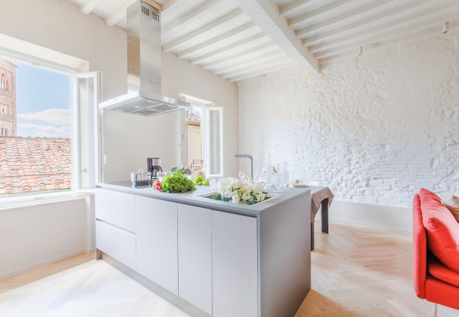 Apartamento em Lucca - The White Lotus Penthouse, Modern Flat with Elevator Apartamento em Lucca - The White Lotus Penthouse, Modern Flat with Elevator