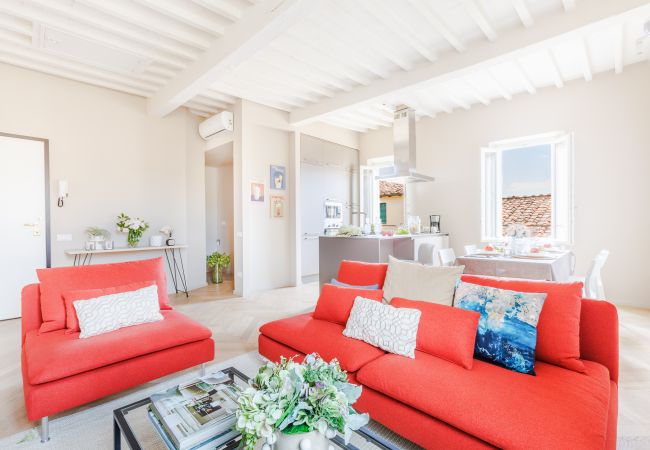 Apartamento em Lucca - The White Lotus Penthouse, Modern Flat with Elevator Apartamento em Lucca - The White Lotus Penthouse, Modern Flat with Elevator