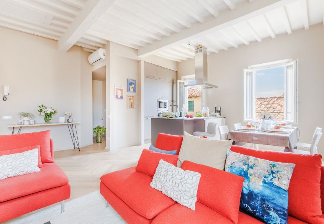 Apartamento em Lucca - The White Lotus Penthouse, Modern Flat with Elevator Apartamento em Lucca - The White Lotus Penthouse, Modern Flat with Elevator