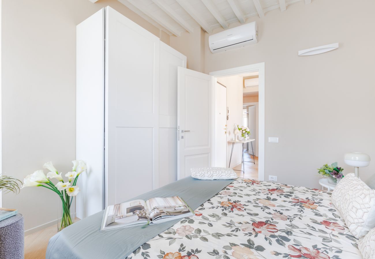 Apartamento em Lucca - The White Lotus Penthouse, Modern Flat with Elevator Apartamento em Lucca - The White Lotus Penthouse, Modern Flat with Elevator