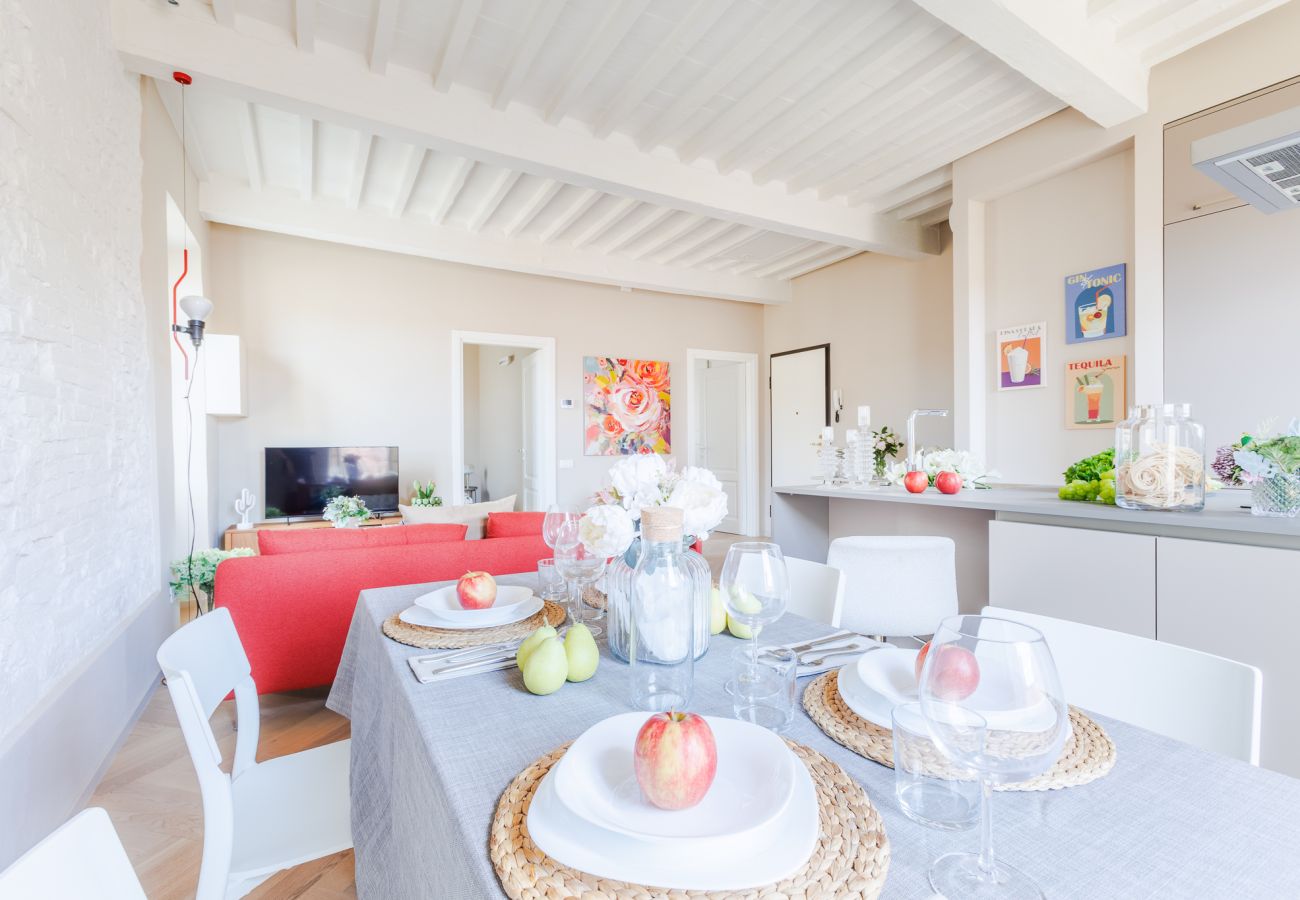 Apartamento em Lucca - The White Lotus Penthouse, Modern Flat with Elevator Apartamento em Lucca - The White Lotus Penthouse, Modern Flat with Elevator