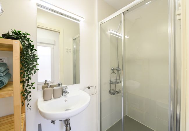 Apartamento em Madrid - Piso de 1 Dormitorio en Chamartín-Madrid, Ideal para Parejas o Profesionales. Temporal Apartamento em Madrid - Piso de 1 Dormitorio en Chamartín-Madrid, Ideal para Parejas o Profesionales. Temporal