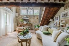 Villa em San Lorenzo di Moriano - Cosy 3 Bedroom Farmhouse on the Hills of Lucca