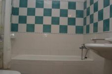 Apart-hotel em Cunit - One bedroom apartment with terrace, community pool and large park
