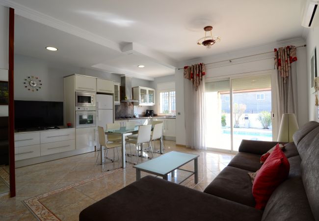 Villa in L'Escala - HOUSE PRIVATE SWIMMING POOL TERANYINA 3D Villa in L'Escala - HOUSE PRIVATE SWIMMING POOL TERANYINA 3D