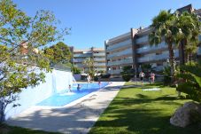Apartment in Salou - Aquaria 5:Near beach Salou-SPA,outdoor/indoor pools-2 bathrooms-FREE AC,Wifi,Linen,PK,Satelitte 