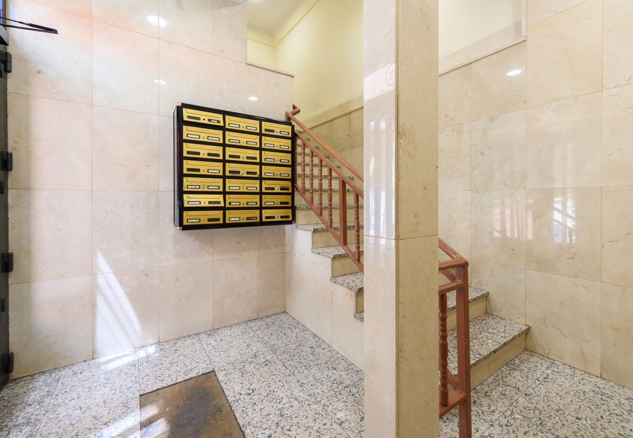 Apartment in Madrid - Downtown Madrid North Barrio del Pilar. Tempory Apartment in Madrid - Downtown Madrid North Barrio del Pilar. Tempory