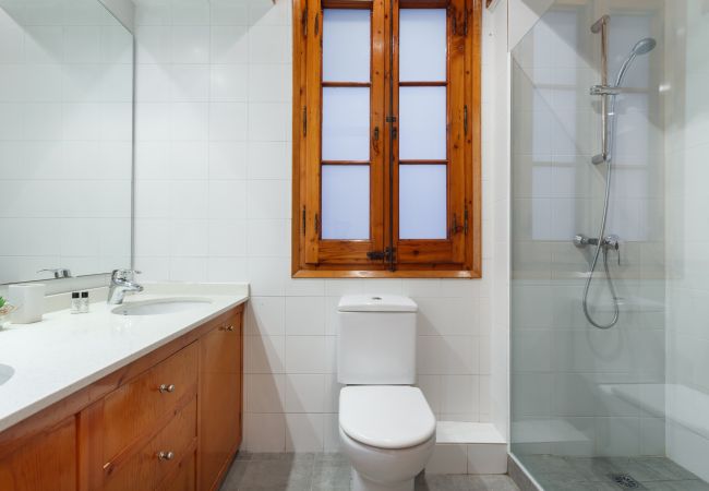 Apartment in Barcelona - Autentic catalan next to la Pedrera Apartment in Barcelona - Autentic catalan next to la Pedrera