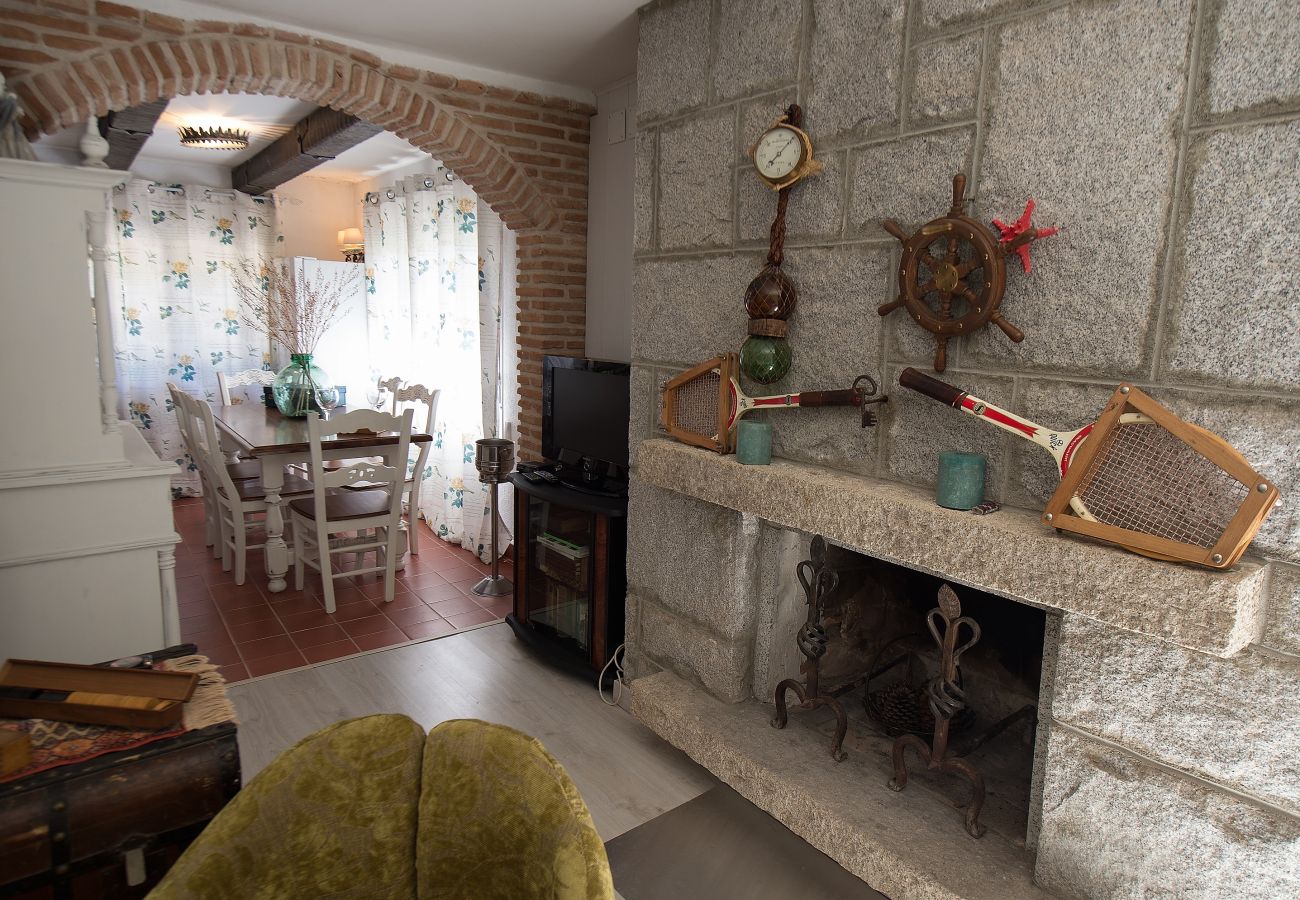 Chalet in Manzanares el Real - Urbanización La Ponderosa Chalet in Manzanares el Real - Urbanización La Ponderosa