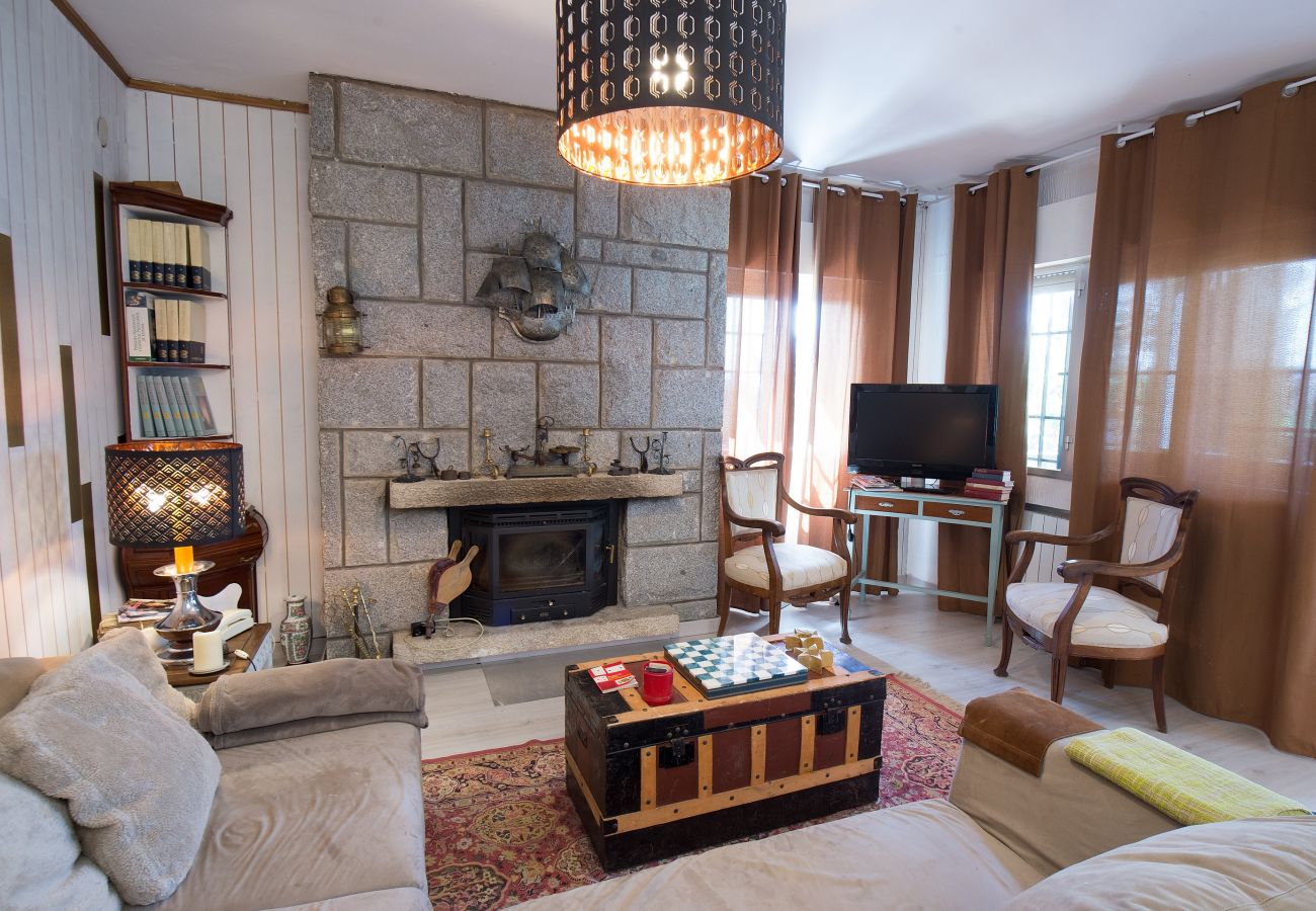 Chalet in Manzanares el Real - Urbanización La Ponderosa Chalet in Manzanares el Real - Urbanización La Ponderosa