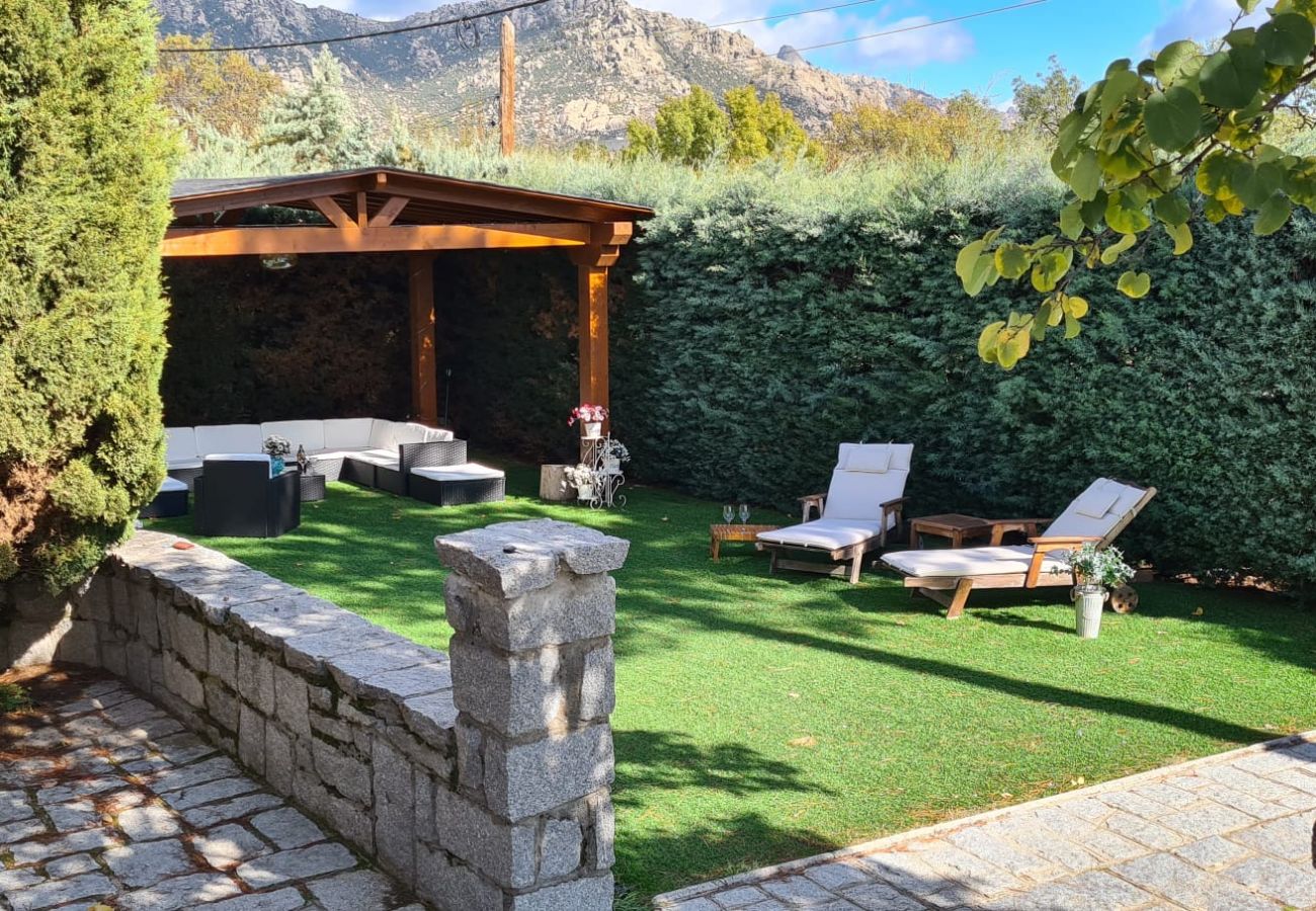 Chalet in Manzanares el Real - Urbanización La Ponderosa Chalet in Manzanares el Real - Urbanización La Ponderosa