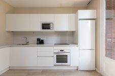 Apartment in Barcelona - CALABRIA, large, comfortable flat ideal for families or groups in Eixample, Barcelona center.