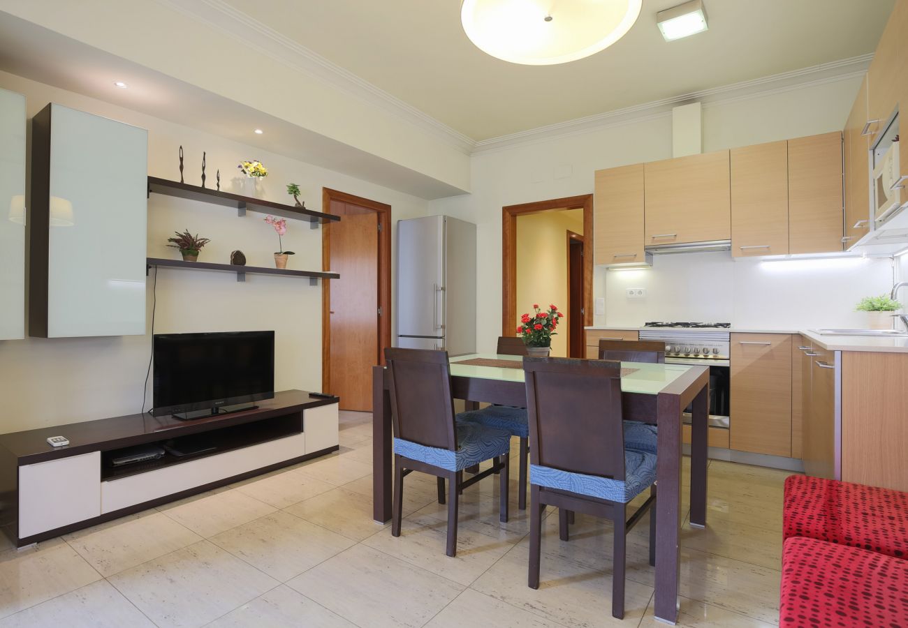 Apartment in Barcelona - MARQUES, renovated, large, modern, 4 bedrooms flat for rent by days in Barcelona center, Eixample, Sant Antoni Apartment in Barcelona - MARQUES, renovated, large, modern, 4 bedrooms flat for rent by days in Barcelona center, Eixample, Sant Antoni