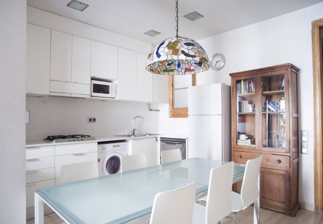 Apartment in Barcelona - VILADOMAT, large, comfortable, lightly, cute and silent flat in Eixample, Barcelona center Apartment in Barcelona - VILADOMAT, large, comfortable, lightly, cute and silent flat in Eixample, Barcelona center