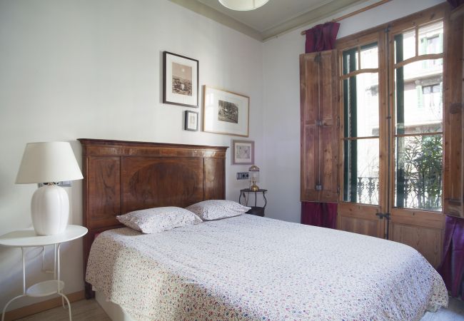 Apartment in Barcelona - VILADOMAT, large, comfortable, lightly, cute and silent flat in Eixample, Barcelona center Apartment in Barcelona - VILADOMAT, large, comfortable, lightly, cute and silent flat in Eixample, Barcelona center