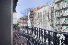 Apartment in Barcelona - VILADOMAT, large, comfortable, lightly, cute and silent flat in Eixample, Barcelona center