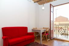 Apartment in Barcelona - GRACIA ROSE, cozy, sunny 4 bedrooms flat for rent by days in Barcelona center, Gracia