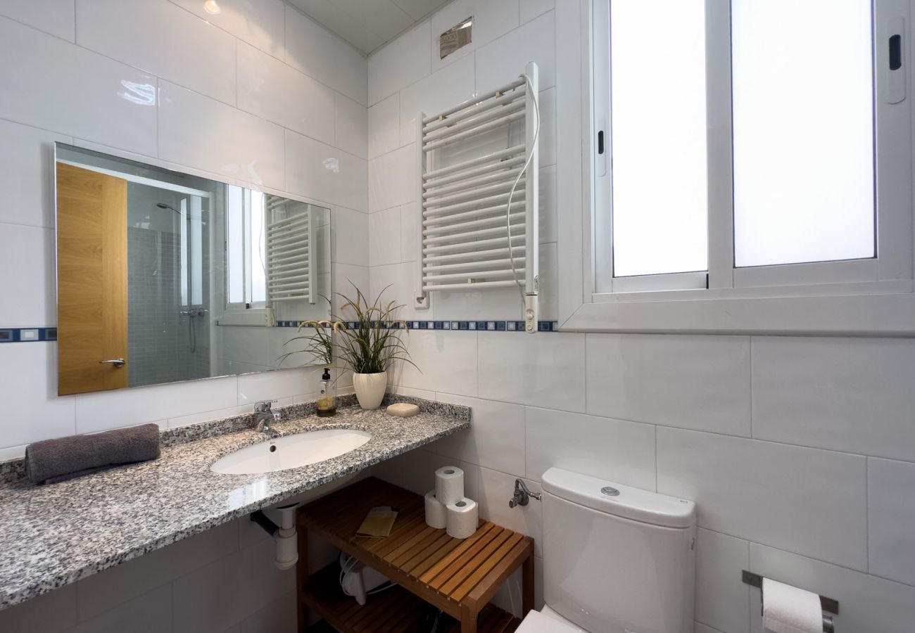 Apartment in Barcelona - Cute, silent and lightly apartment for rent, excellent located in Gracia, Barcelona center Apartment in Barcelona - Cute, silent and lightly apartment for rent, excellent located in Gracia, Barcelona center