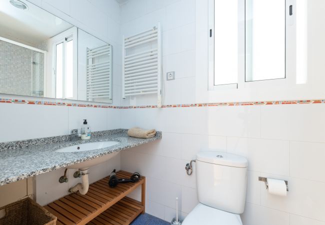 Apartment in Barcelona - Cute restored flat for rent with private terrace in Barcelona center, Gracia Apartment in Barcelona - Cute restored flat for rent with private terrace in Barcelona center, Gracia