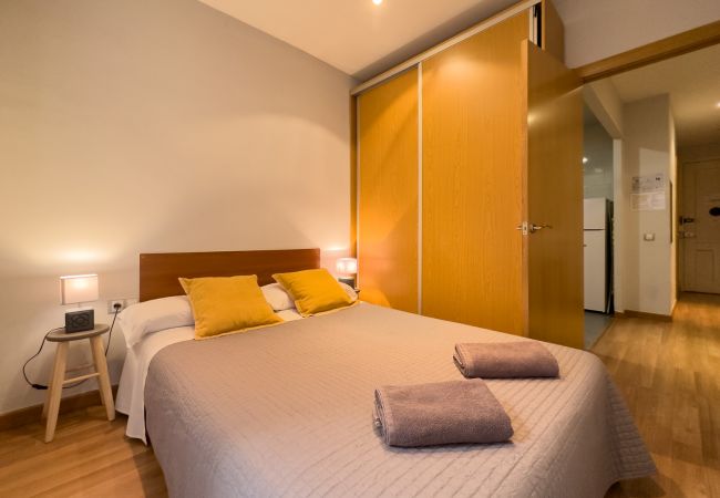 Apartment in Barcelona - Cute restored flat for rent with private terrace in Barcelona center, Gracia Apartment in Barcelona - Cute restored flat for rent with private terrace in Barcelona center, Gracia