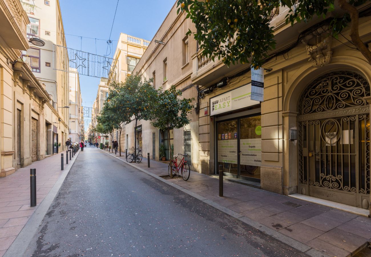 Apartment in Barcelona - Cute restored flat for rent with private terrace in Barcelona center, Gracia Apartment in Barcelona - Cute restored flat for rent with private terrace in Barcelona center, Gracia