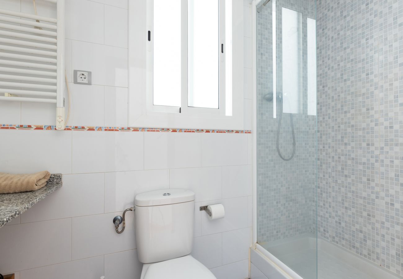 Apartment in Barcelona - Cute restored flat for rent with private terrace in Barcelona center, Gracia Apartment in Barcelona - Cute restored flat for rent with private terrace in Barcelona center, Gracia