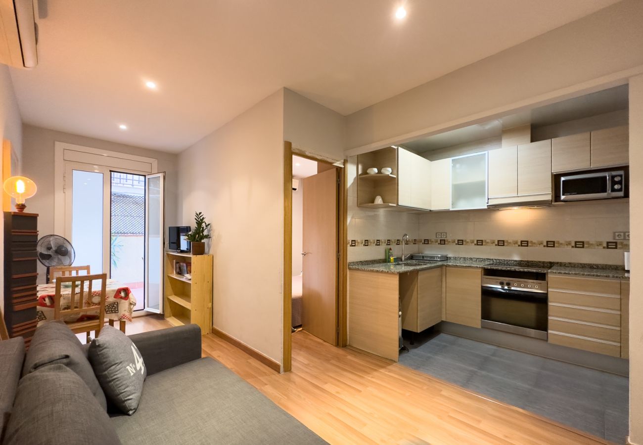 Apartment in Barcelona - Cute restored flat for rent with private terrace in Barcelona center, Gracia Apartment in Barcelona - Cute restored flat for rent with private terrace in Barcelona center, Gracia