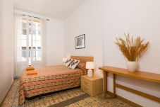 Apartment in Barcelona - GRACIA SANT AGUSTÍ, 3 bedrooms flat for rent by days in Barcelona center, Gracia