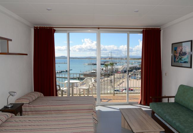 Studio in Estartit - NAUTIC ESTUDI BX-3 Studio in Estartit - NAUTIC ESTUDI BX-3