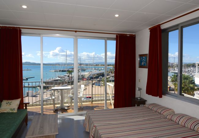 Studio in Estartit - NAUTIC ESTUDI BX-4 Studio in Estartit - NAUTIC ESTUDI BX-4