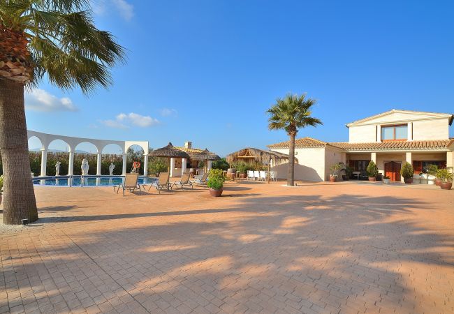 Villa in Sa Pobla - Son Manyo 261 magnificent villa with private pool, large outdoor area, children's area and air-conditioning Villa in Sa Pobla - Son Manyo 261 magnificent villa with private pool, large outdoor area, children's area and air-conditioning