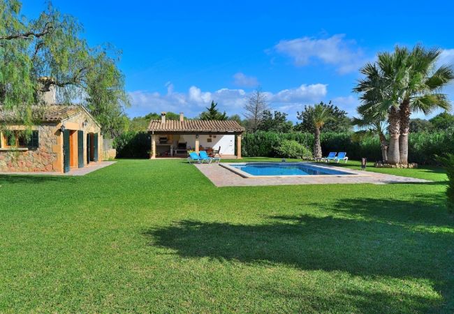 Country house in Pollensa / Pollença - Can Roig Gran 041 magnificent finca with private pool, large barbecue area and WiFi Country house in Pollensa / Pollença - Can Roig Gran 041 magnificent finca with private pool, large barbecue area and WiFi