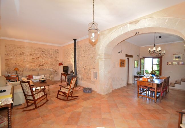 Country house in Llubi - Son Barraquer 047 traditional finca with pool and magnificent garden Country house in Llubi - Son Barraquer 047 traditional finca with pool and magnificent garden
