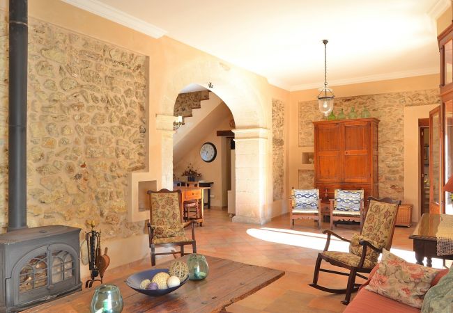Country house in Llubi - Son Barraquer 047 traditional finca with pool and magnificent garden Country house in Llubi - Son Barraquer 047 traditional finca with pool and magnificent garden