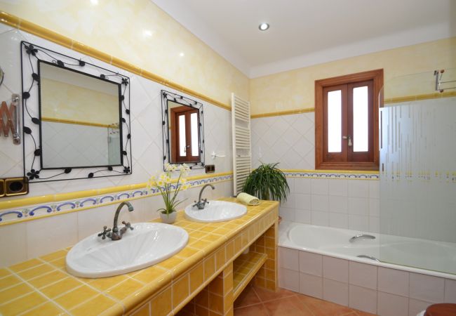 Country house in Muro - Can Gamundí 052 fantastic finca with private swimming pool, playground, air conditioning and barbecue Country house in Muro - Can Gamundí 052 fantastic finca with private swimming pool, playground, air conditioning and barbecue