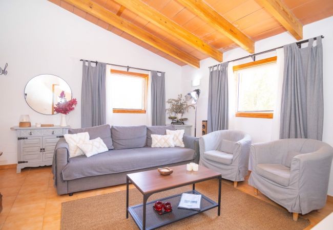 Country house in Alcúdia - Can Roig 113 fantastic finca with private pool, garden, children's area and air-conditioning Country house in Alcúdia - Can Roig 113 fantastic finca with private pool, garden, children's area and air-conditioning